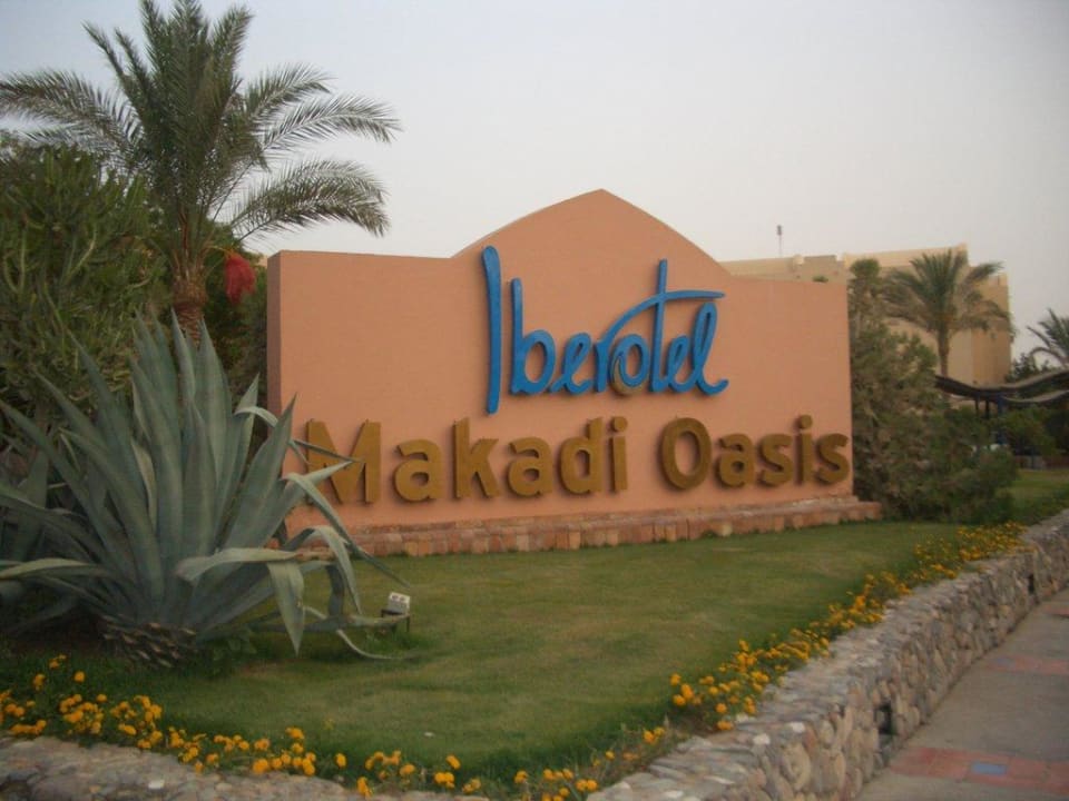 Seite vom Haupteingang Jaz Makadi Oasis Resort