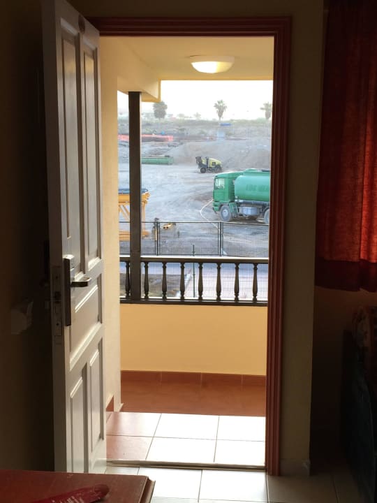 Tür auf: Baustelle! HOVIMA Jardin Caleta