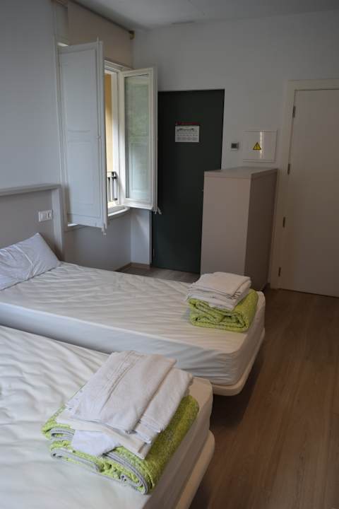 Zimmer Alberg Abat Oliba