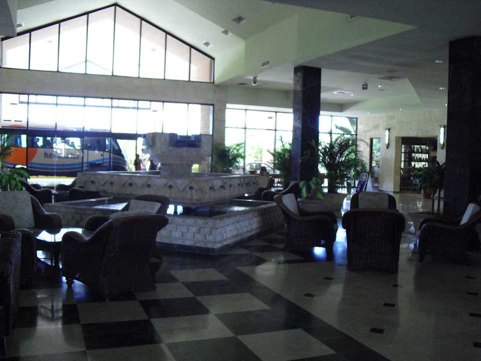 Hotellobby mit Springbrunnen Memories Miramar Havana