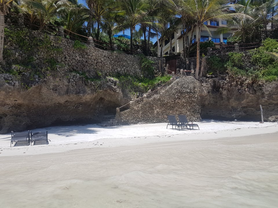 Strand Bahari Beach Hotel