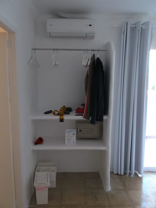 Kleiderschrank für 2 Personen Som Suret Hotel