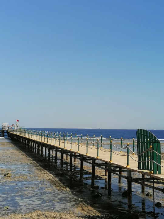 Strand Parrotel Beach Resort