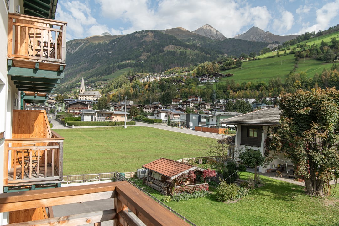 Ausblick AlpenParks Hotel & Apartment Montana Matrei
