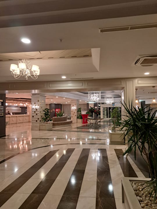 Lobby Bella Resort & Spa