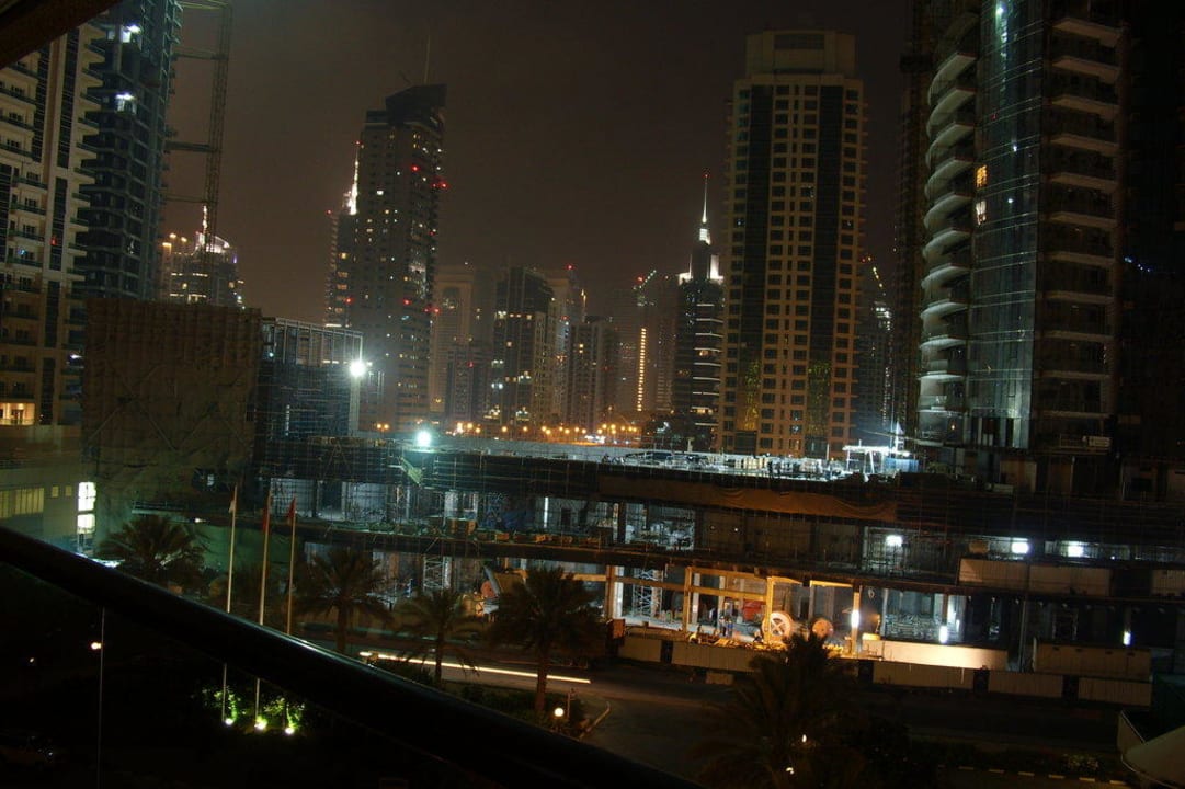 Baustelle vor der Tür bei Nacht Le Royal Méridien Beach Resort & Spa Dubai