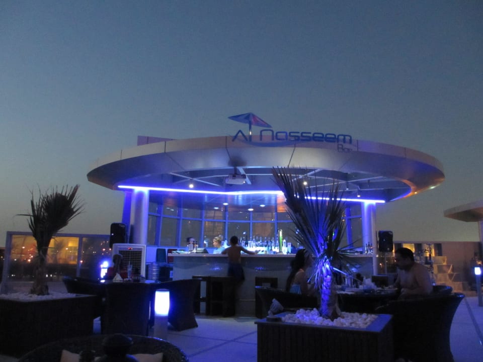 Poolbar Hotel Novotel Abu Dhabi Gate