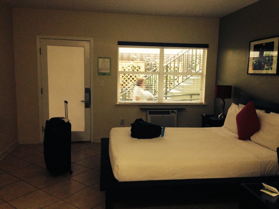 King Size Bed Hotel Suites On South Beach