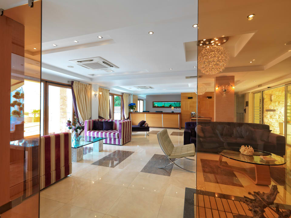 Lobby Hotel Olympion Sunset