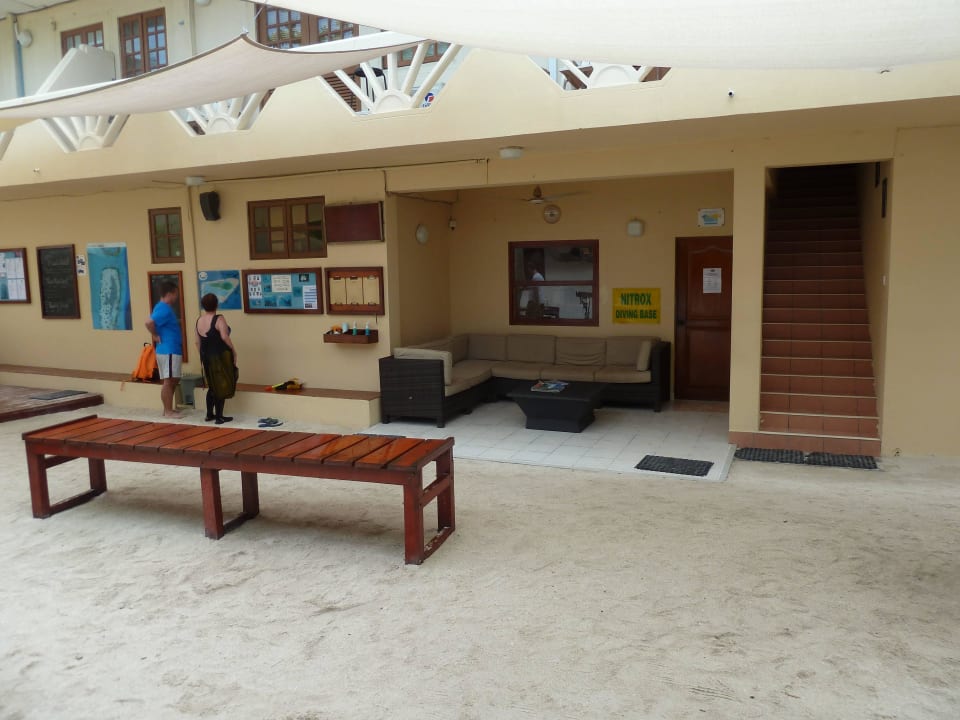 Tauchschule Embudu Village