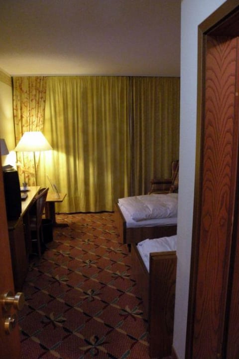 Eingangsbereich Zimmer Hotel Park Inn Chemnitz-Hartmannsdorf