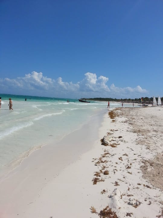 Blick rechts vom Hotel-Strand Catalonia Playa Maroma