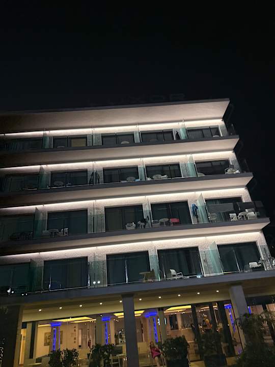 Außenansicht Hotel Luxor