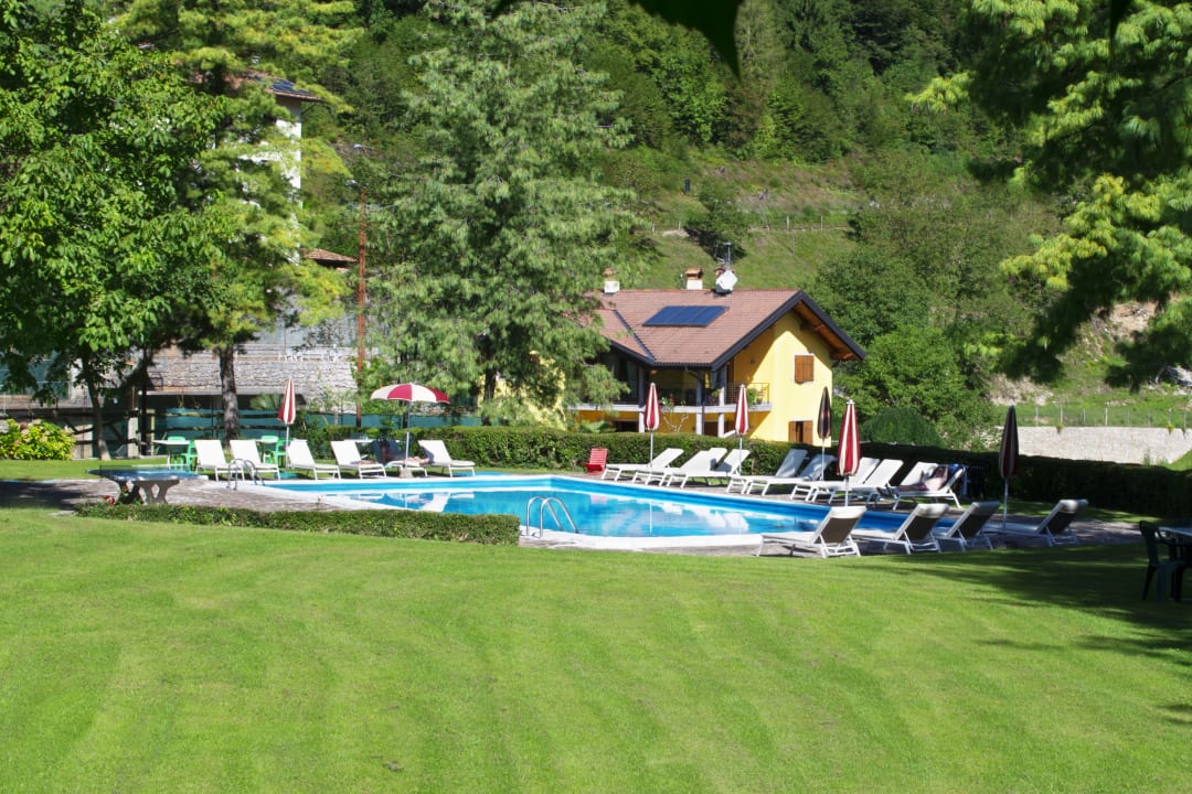 Gartenanlage Club Hotel Lago di Tenno