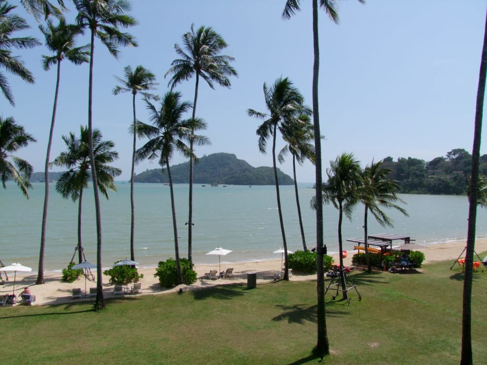 Plage à marée haute Crowne Plaza Phuket Panwa Beach
