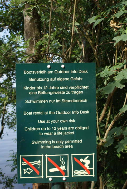 Sicherheitstafel am Bootssteg Center Parcs Park Bostalsee