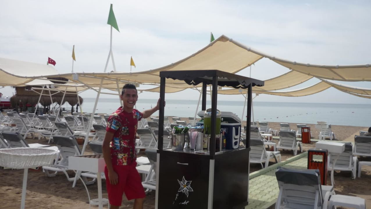 Getränke Service am Strand Hotel Delphin Imperial