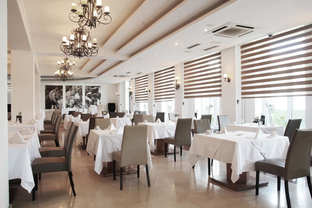 Restaurant Kempinski Hotel Khan Palace