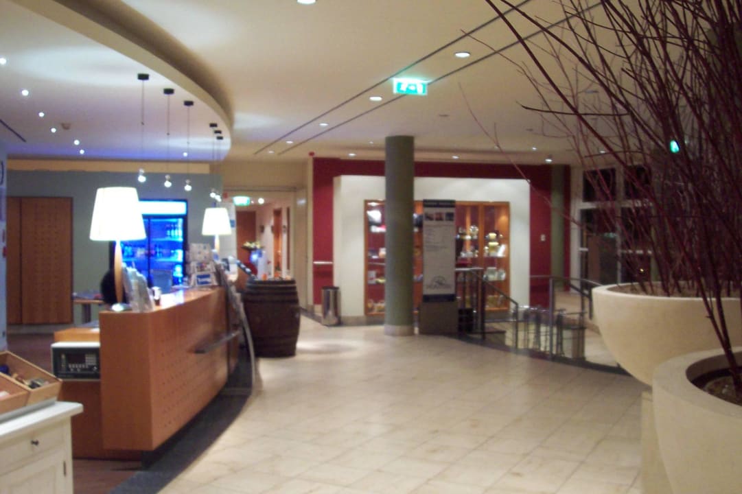 Rezeption am Abend Hotel Baltic Stralsund