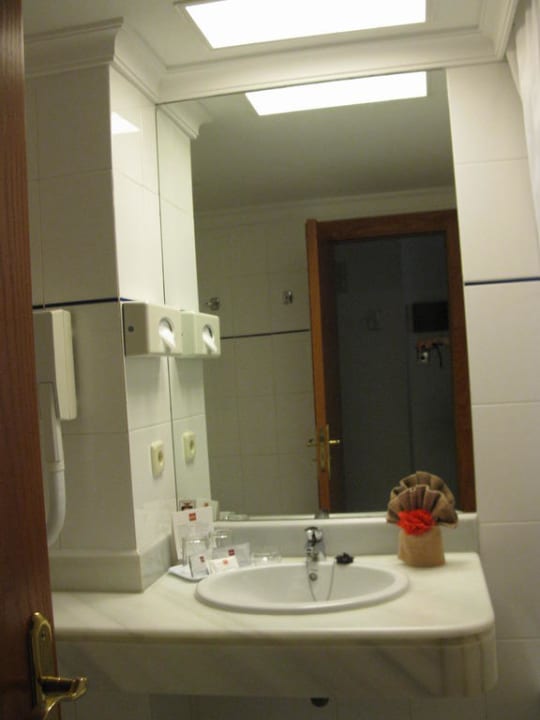 Badezimmer vom Zimmer 248 Hotel Riu Oliva Beach Resort