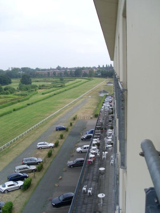 Ausblick nach rechts unten NH Hamburg Horner Rennbahn