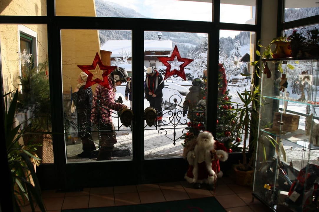 Eingangsbereich Familien- & Wanderhotel Erika