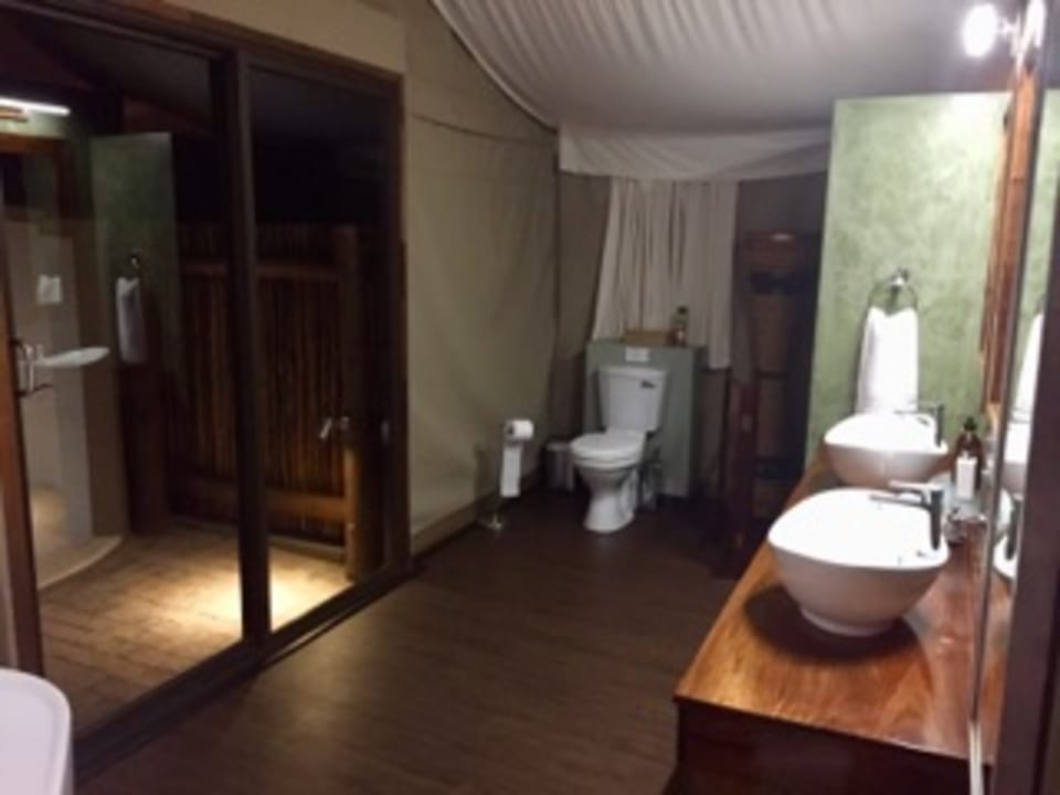 Zimmer Phelwana Game Lodge