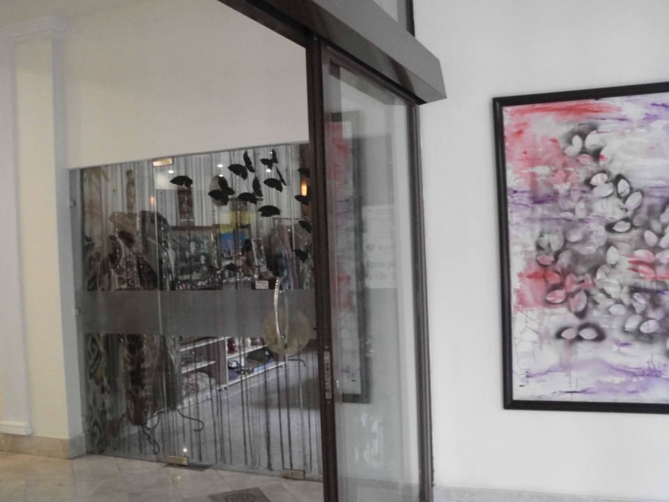 Shop in der Lobby RAMADA Hotel Tashkent