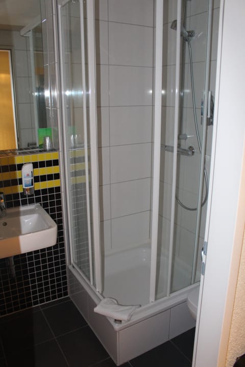 Zimmer MEININGER Hotel Frankfurt/Main Airport