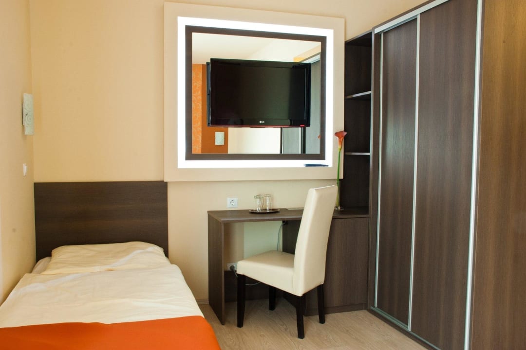 Triplebedroom Hotel La Riva