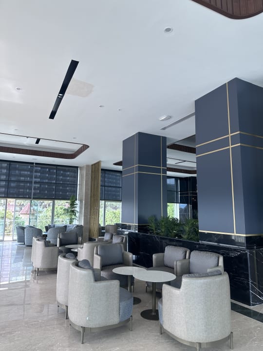 Lobby Hotel Miracle Resort