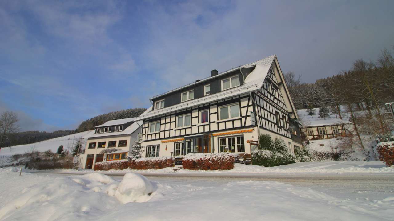 Außenansicht Landhaus-zum-Sorpetal