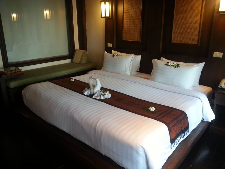 Bett mit netter Deko Panviman Resort Koh Phangan