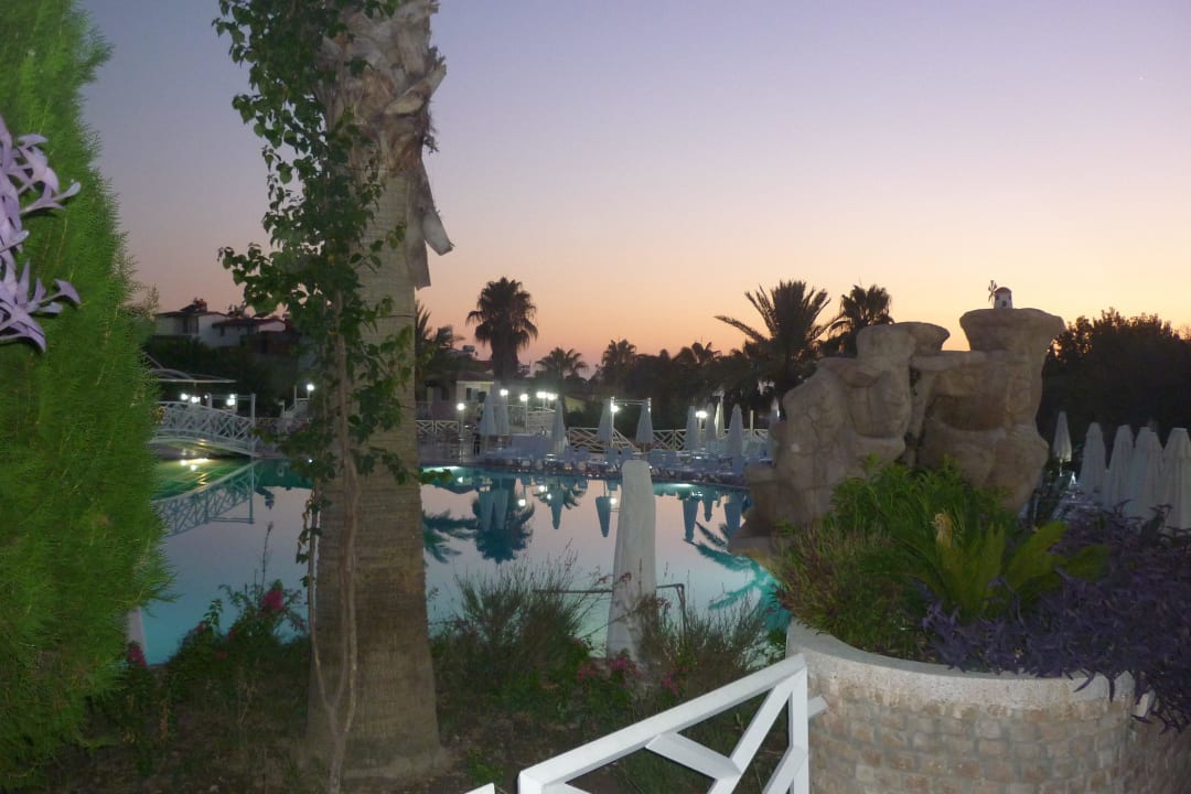 Pool Seaden Corolla Hotel