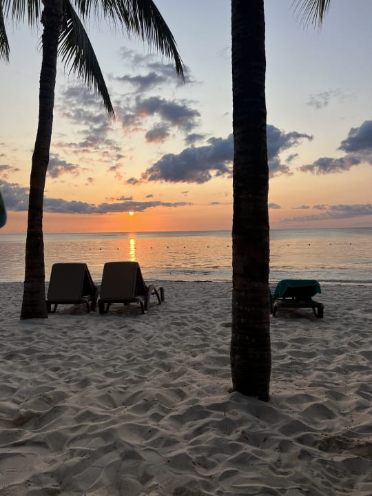 Strand Victoria Beachcomber Resort & Spa