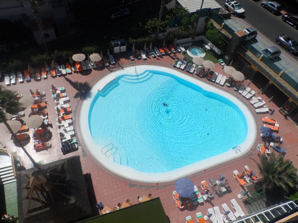 Pool zwischen den Hotels allsun Hotel Lucana