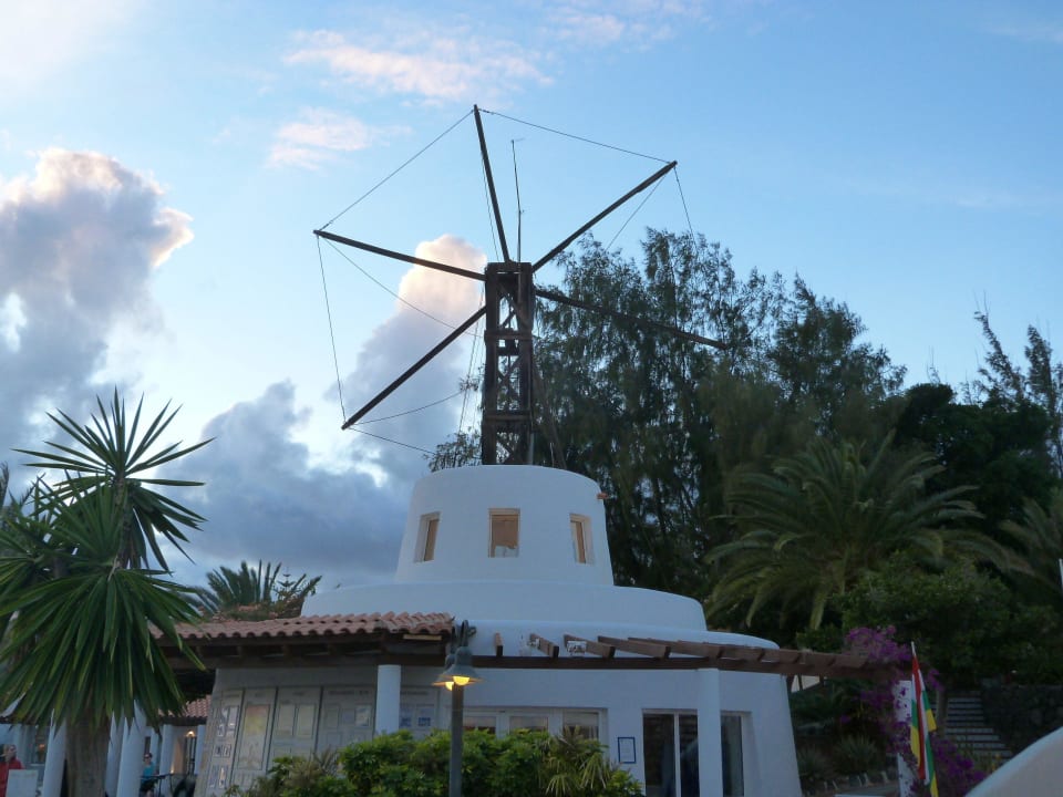 Servicecenter ROBINSON ESQUINZO PLAYA