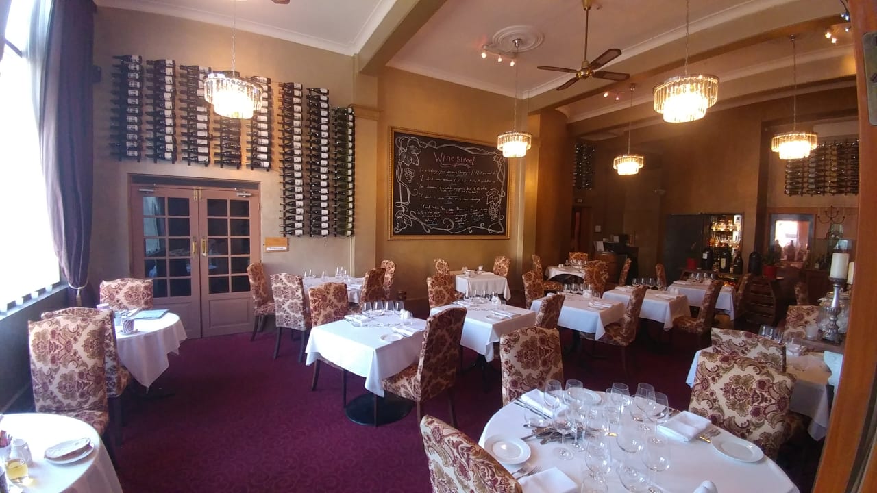 Gastro The County Hotel