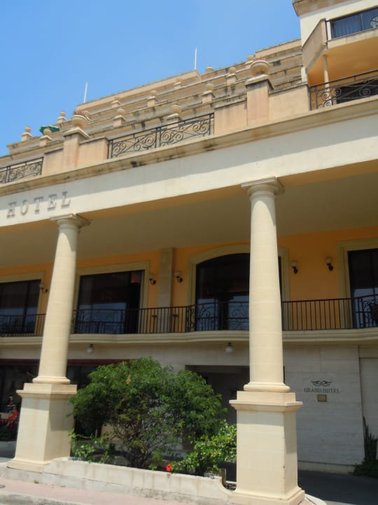 Außenansicht Grand Hotel Gozo