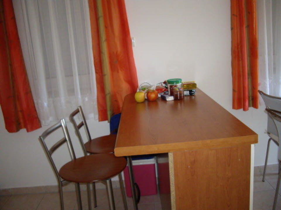 "Bar" Apartments Monterol