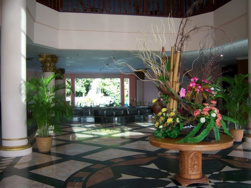 Blick aus der Lobby zum Pool Hotel Aseania Resort Langkawi