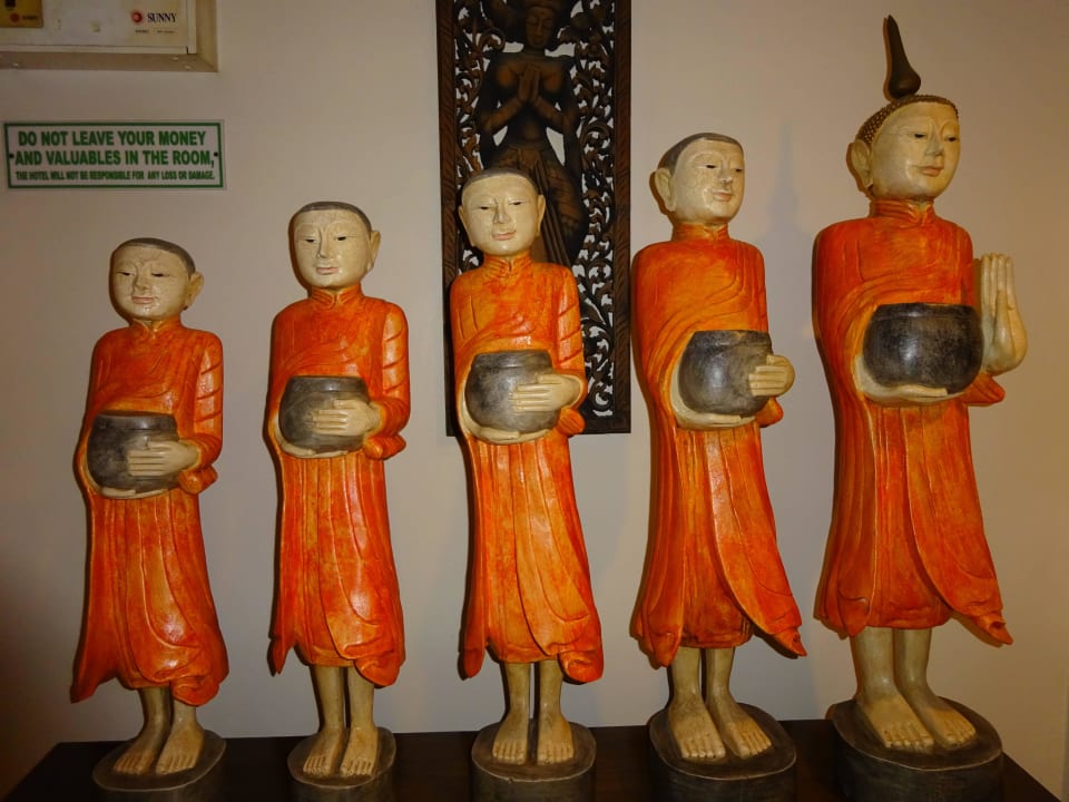 Buddha Rambuttri Village Inn & Plaza