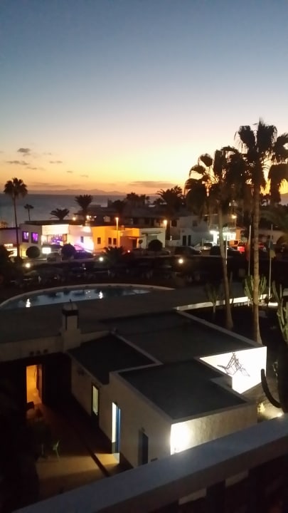 Abendblick vom Balkon Ereza Apartamentos Los Hibiscos- Adults Only