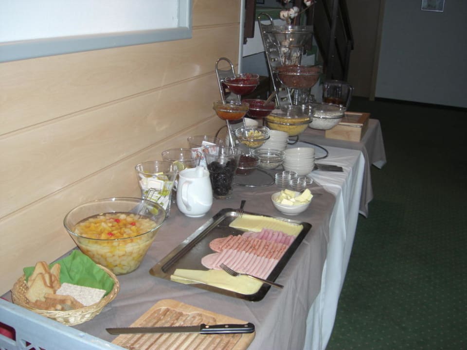 Frühstück Dahoam by Sarina - Hotel & Suites