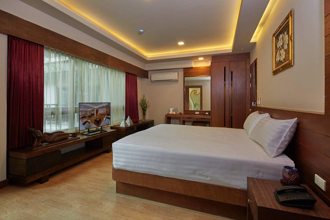 Agate Suite_bedroom The Agate Pattaya Boutique Resort