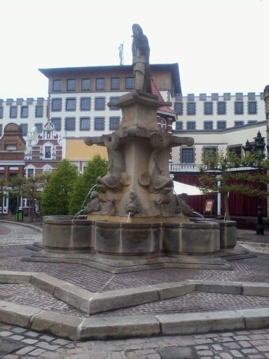 Innenhof Heide Park Abenteuerhotel