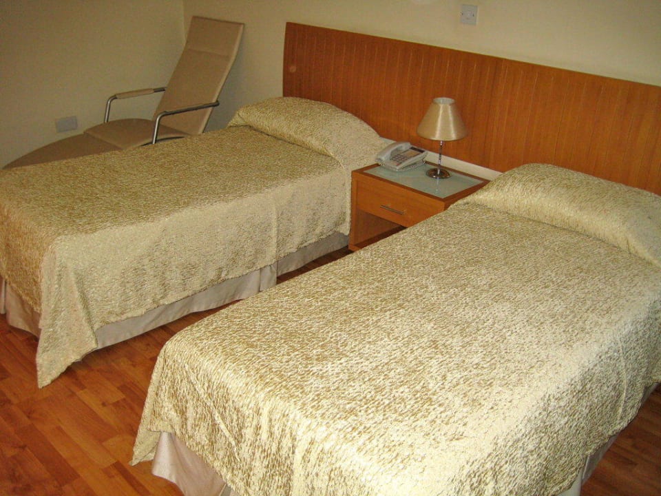 Doppelzimmer mit getrennten Betten Kabira Country Club