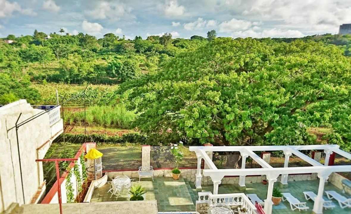 Fensterausblick vom Doppelzimmer Nr. 3 im 1.OG Ferienhaus Villa MariEnzo