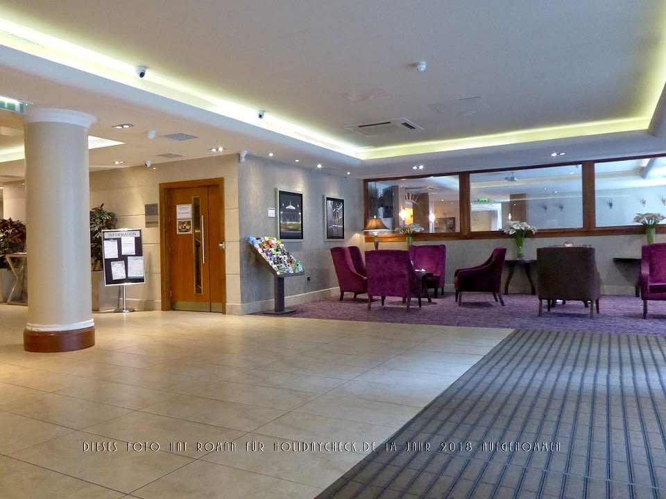 Eingangsbereich des Hotels. Academy Plaza Hotel