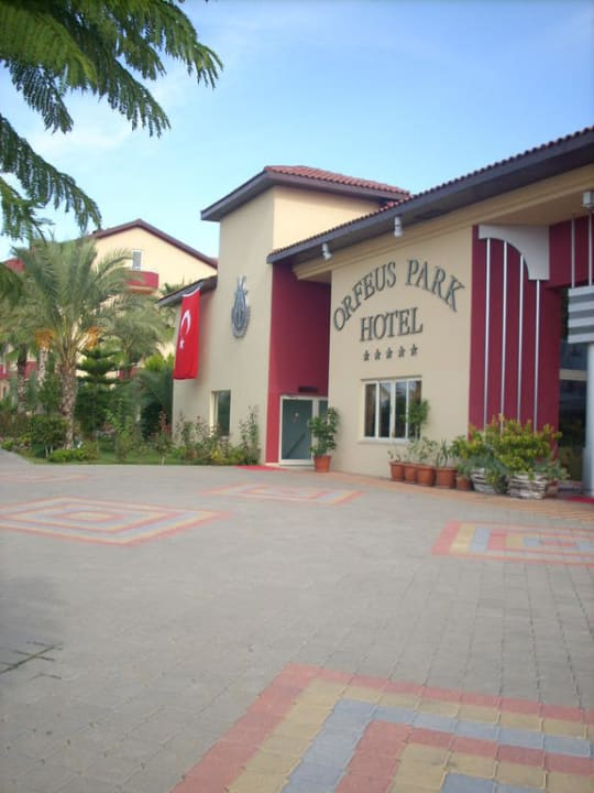 Eingang Hotel Orfeus Park